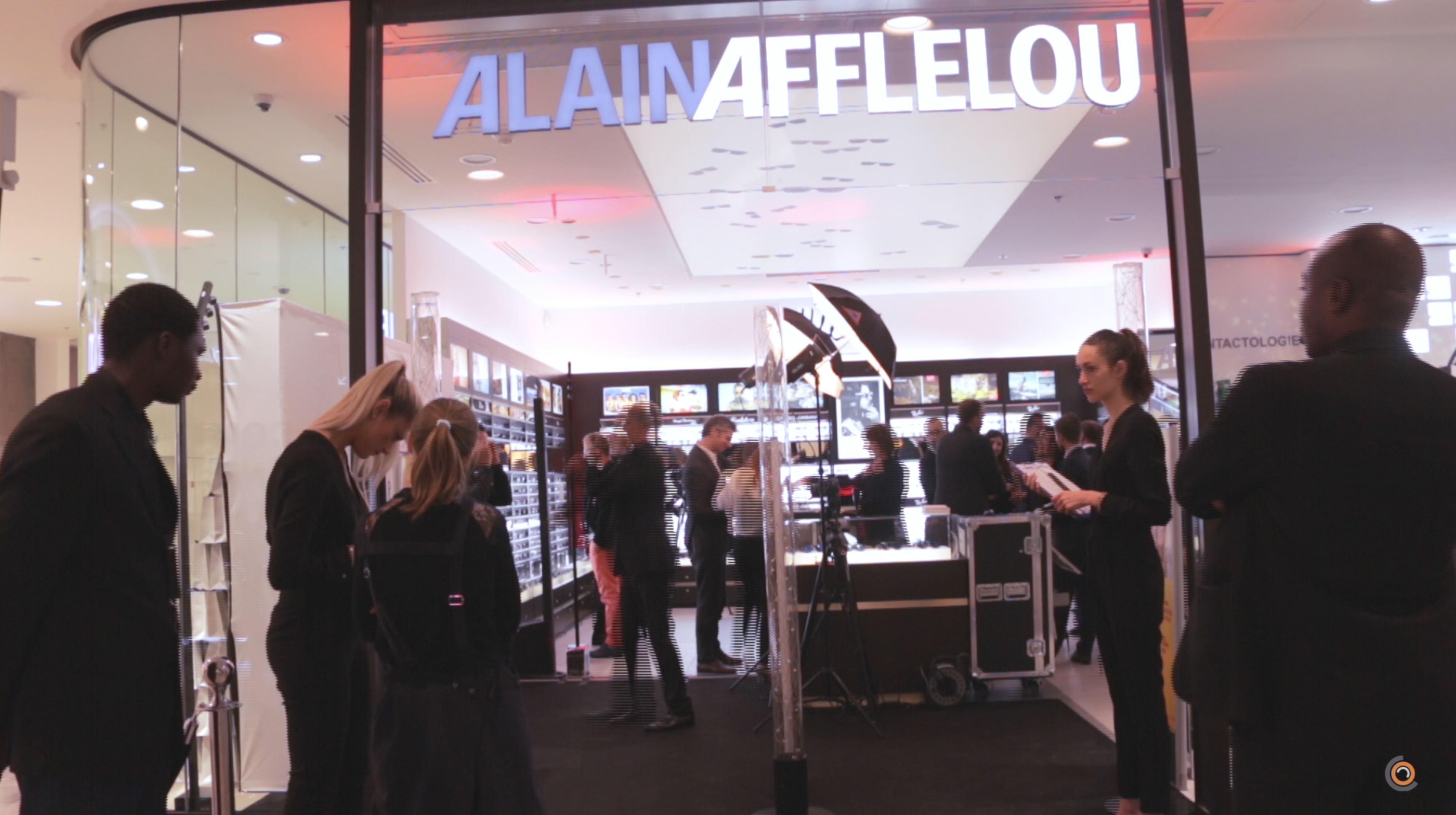 Alain Afflelou dévoile son nouveau concept magasin